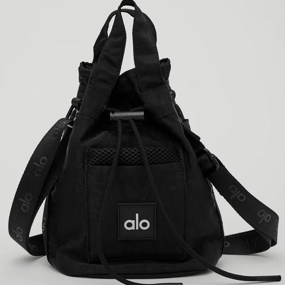 Alo Yoga Cross Body Bucket Bag Black